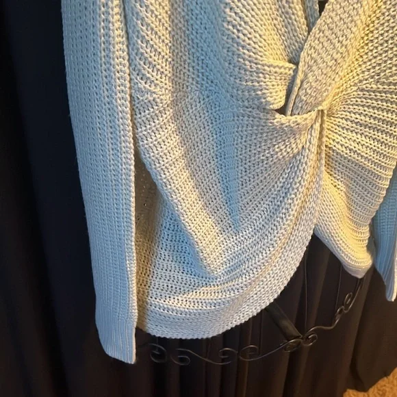 Full Circle Trends sweater - Picture 4 of 9